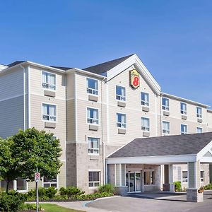 Super 8 By Wyndham Peterborough